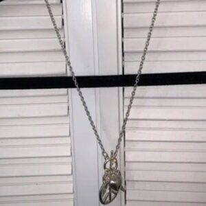 Elegant Silver Pendant Necklace